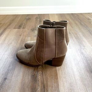 tan ankle boots
